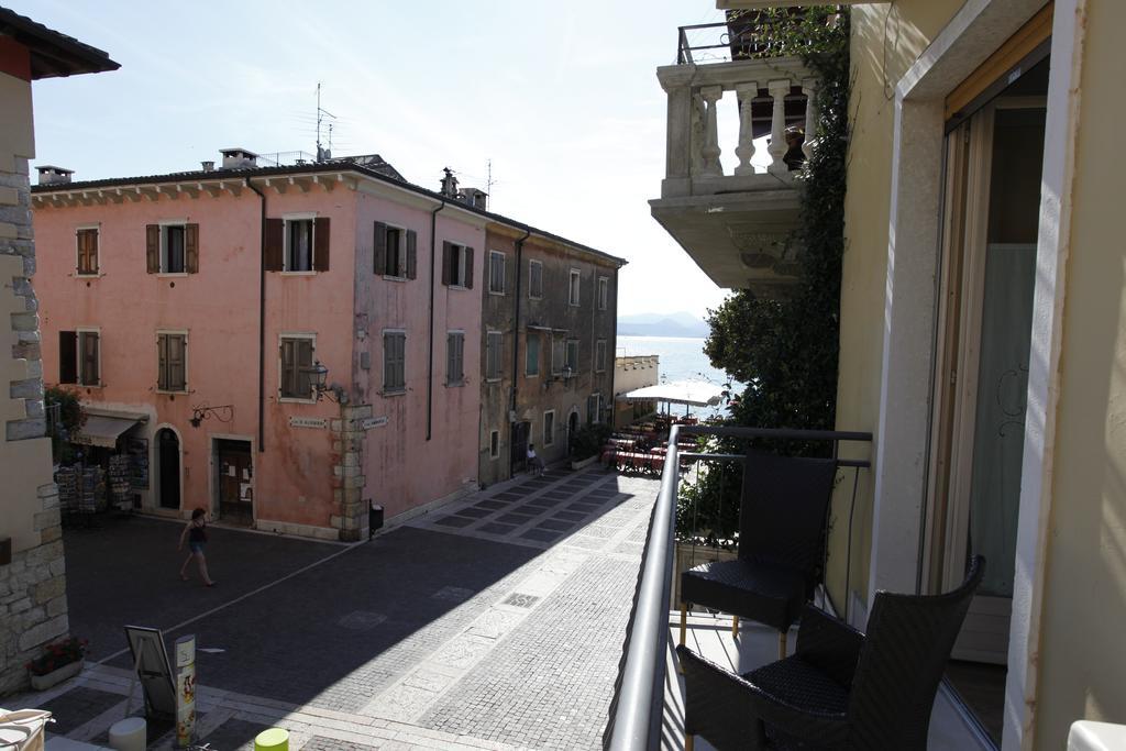 Appartamenti Piazza Umberto I توري ديل بيناكو الغرفة الصورة