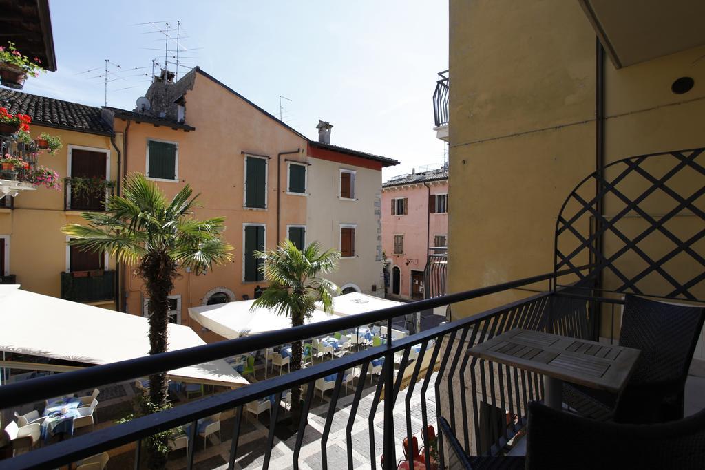 Appartamenti Piazza Umberto I توري ديل بيناكو الغرفة الصورة