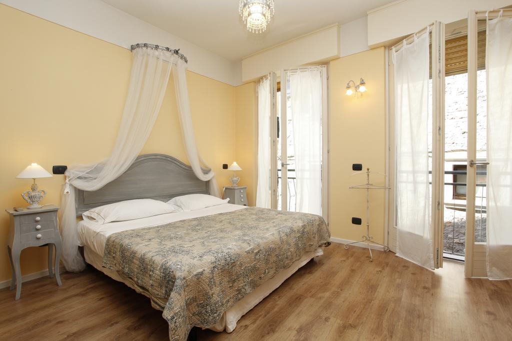 Appartamenti Piazza Umberto I توري ديل بيناكو الغرفة الصورة
